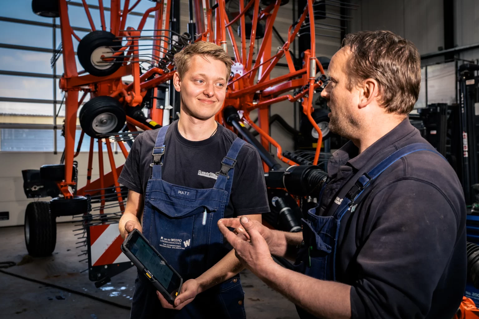 Aan het werk bij R. van der Weerd