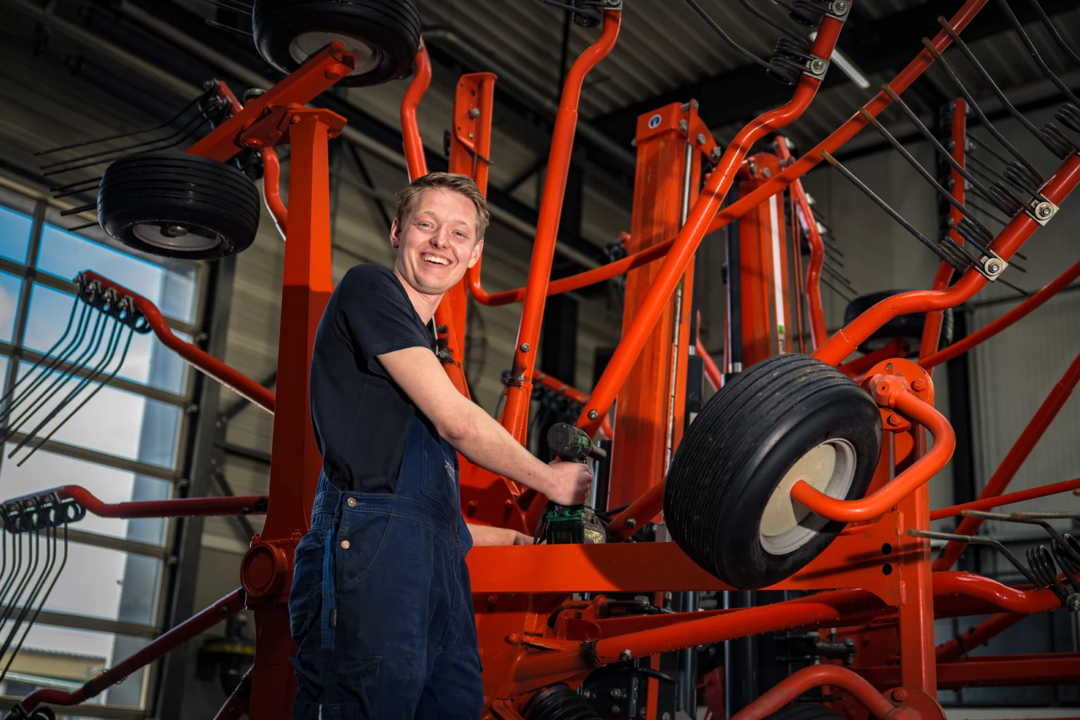 Aan het werk bij R. van der Weerd